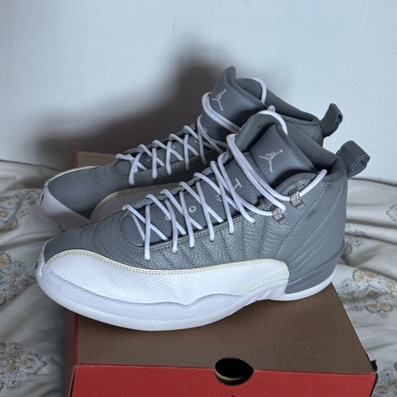 Air Jordan 12 Retro  display picture 3